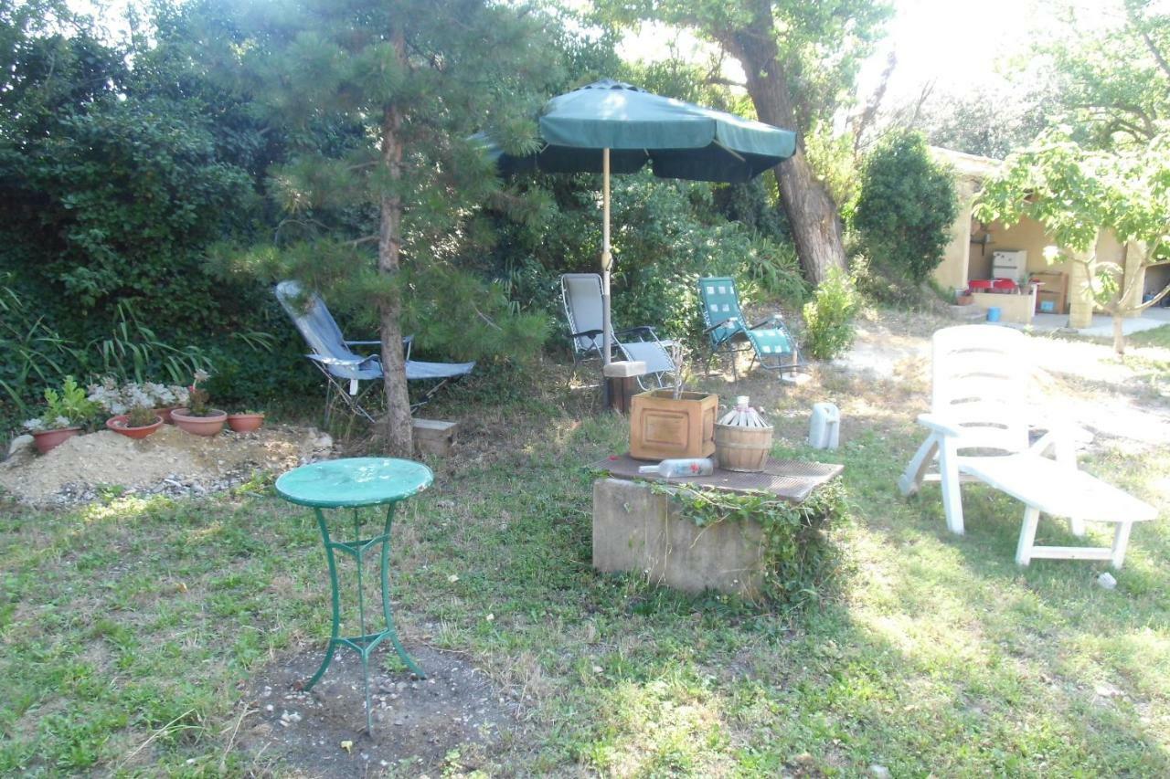 B&B Le Petit Frigouyé Rochefort-du-Gard Exterior foto